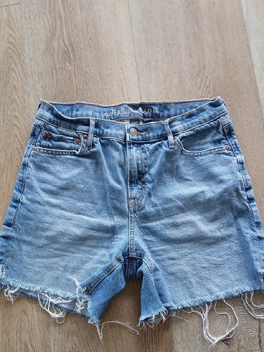 American Eagle Outfitters Relaxed Short Shorts Faded Blue Frayed-Hem Denim 4